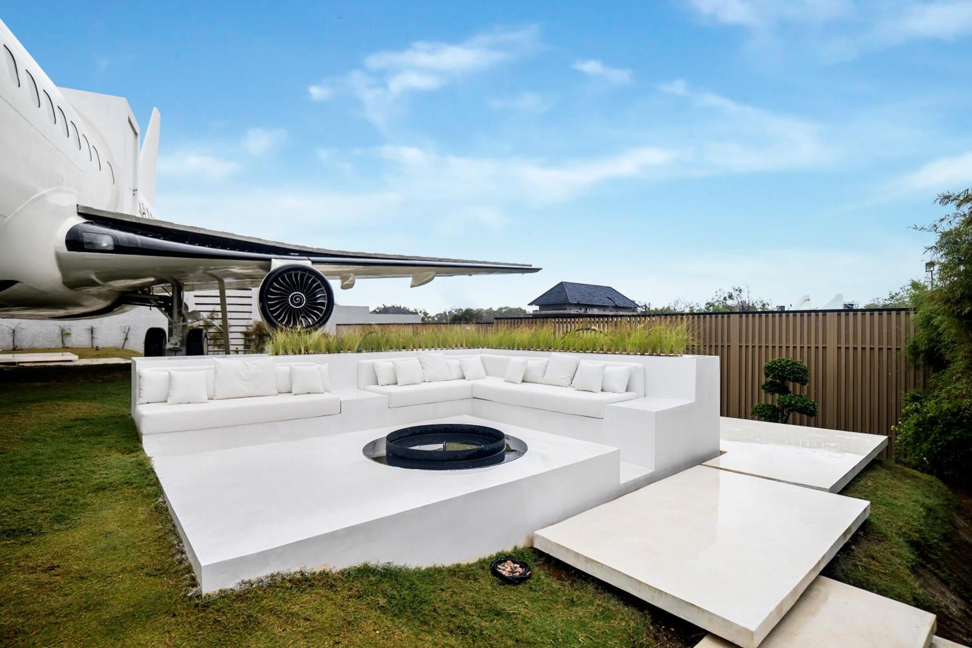 Private Jet Villa Uluwatu Buitenkant foto